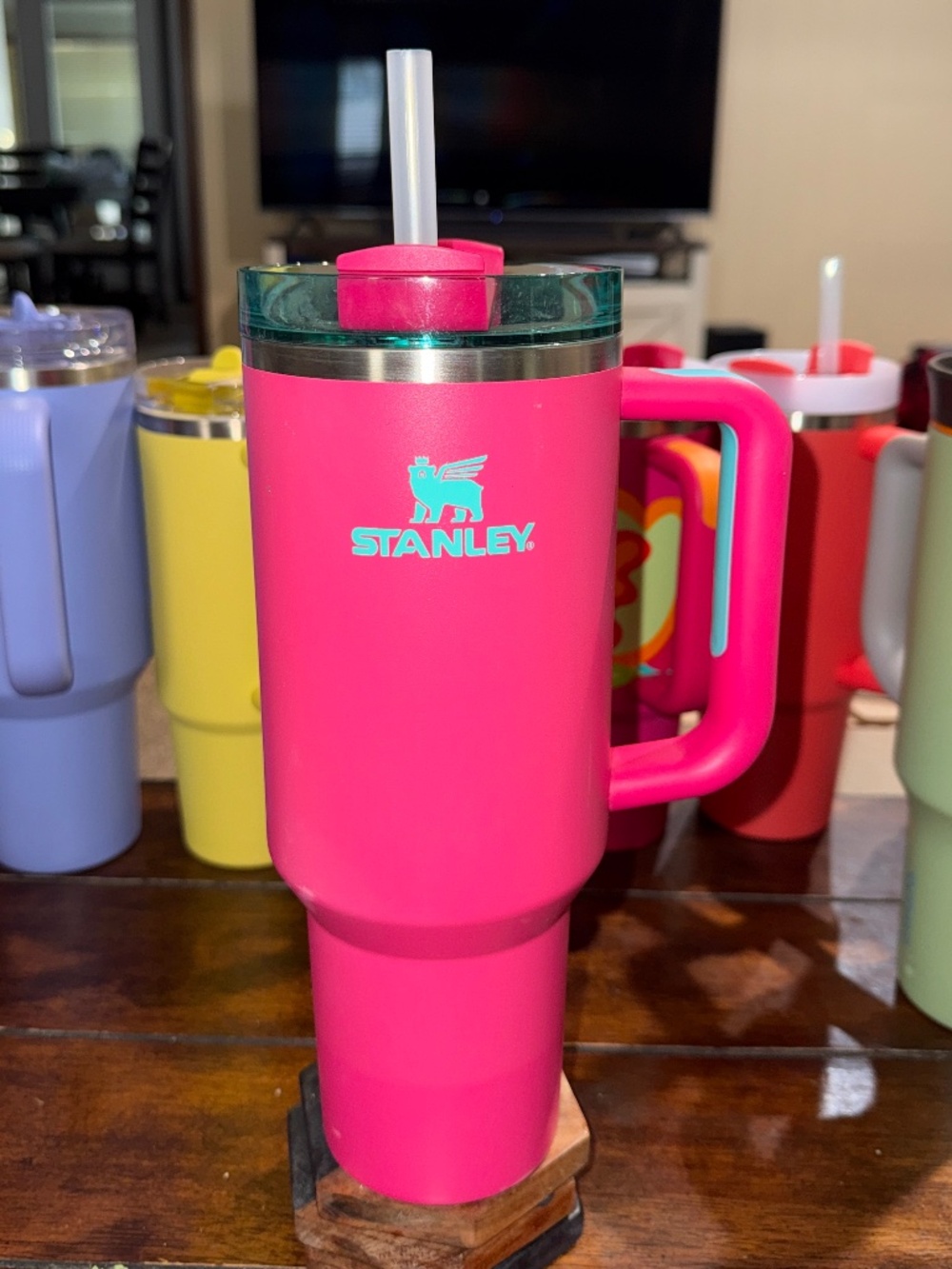 Stanley Quencher H2.0 FlowState 40 oz – Passion Pink
